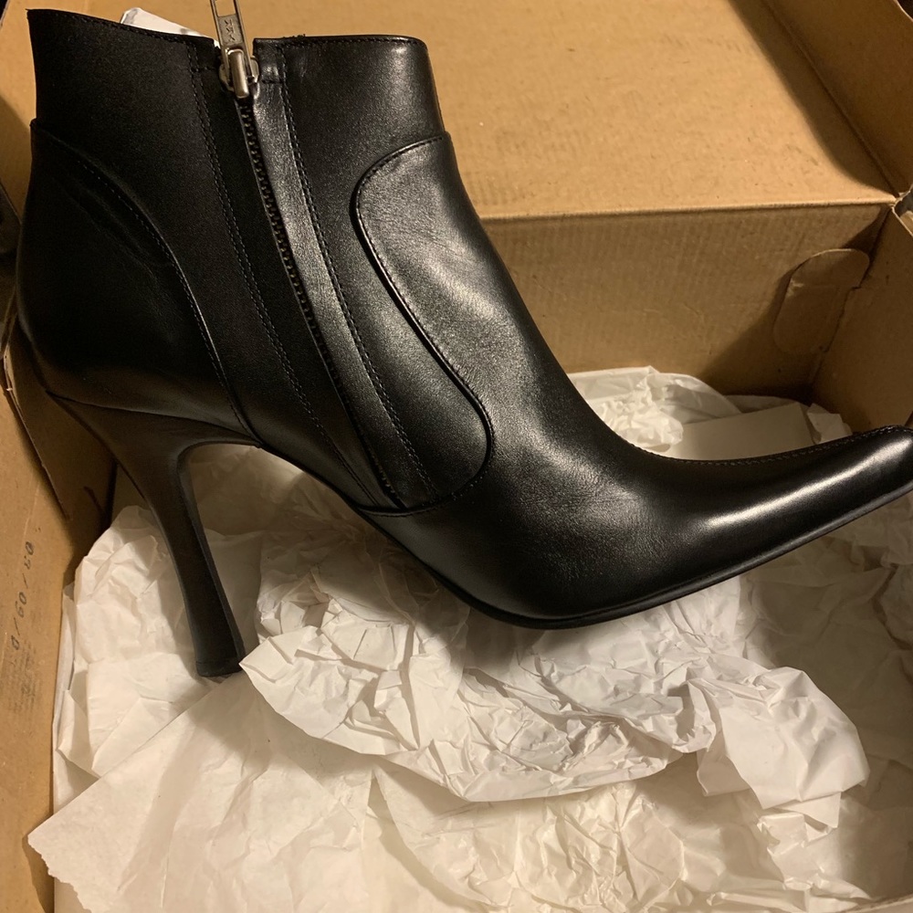 Brand new Steve Madden leather heeled boots - Picture 1 of 6